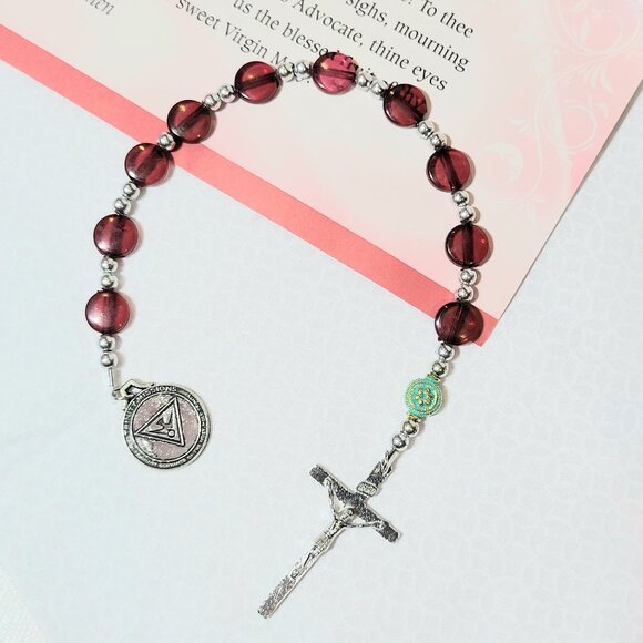 Trinity Missions Rosary Chaplet One Decade Red Beads & 3 Blessed Mother Medals - Picture 1 of 6